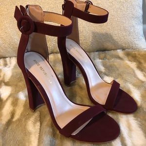 Burgundy heels, velvet